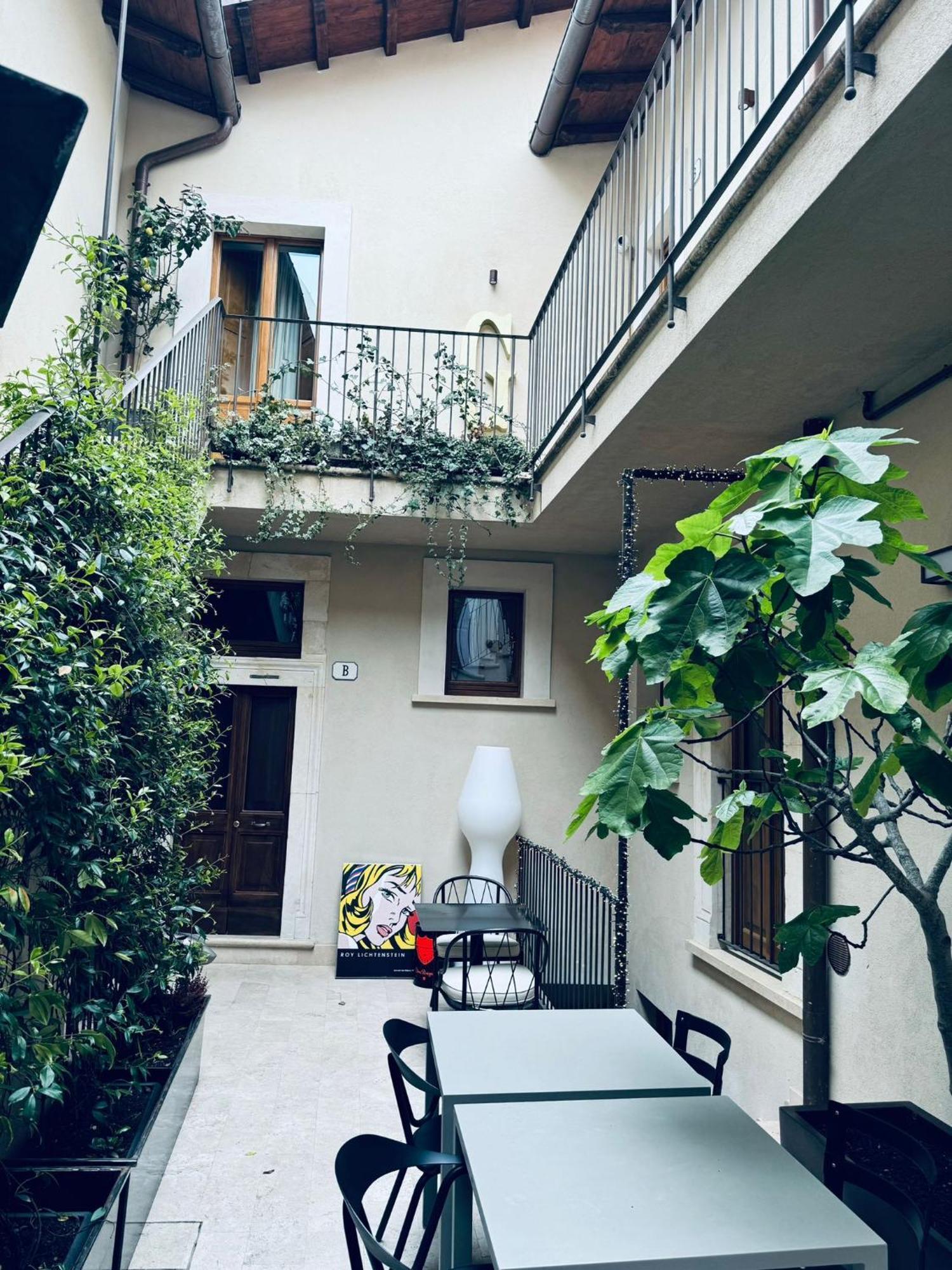 Ginevra Boutique - Palazzo Leosini - Residenze D'epoca * LʼAquila