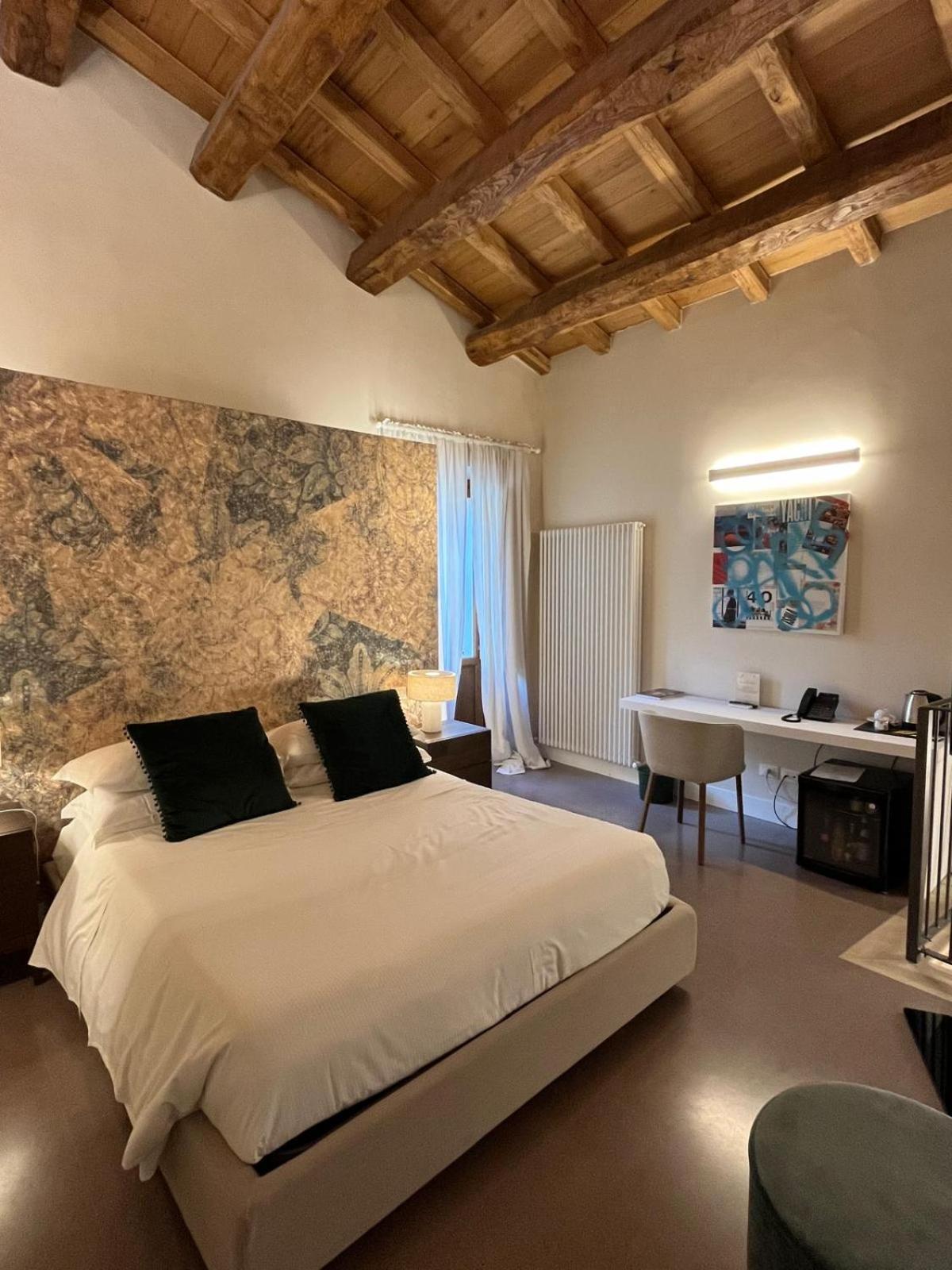 Ginevra Boutique - Palazzo Leosini - Residenze D'epoca LʼAquila