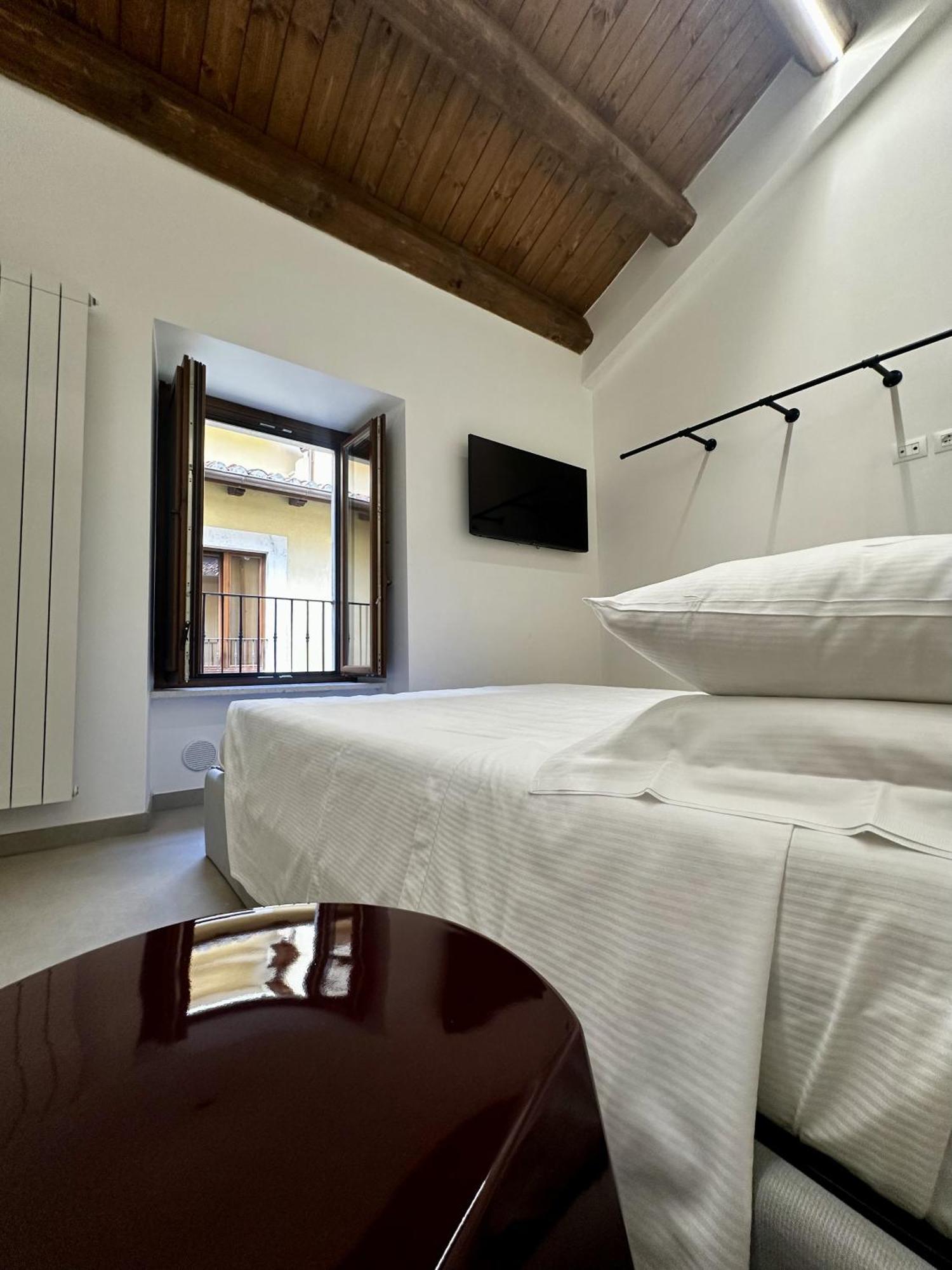 Ginevra Boutique - Palazzo Leosini - Residenze D'epoca * LʼAquila